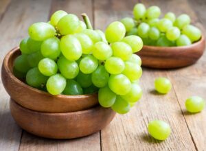 green-grapes-bunch