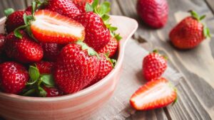 strawberries-in-bowl