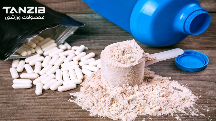 pills and heap of protein powder