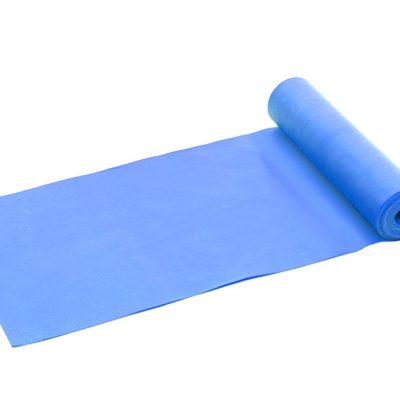 کش پیلاتس آبی نیمه لول شده از نمای بسته