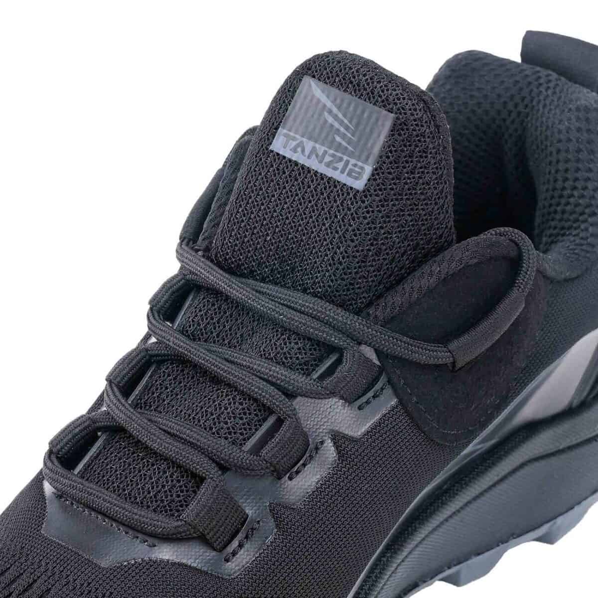 کفش ورزشی مشکی برند تن زیب، طراحی مقاوم و راحت برای فعالیت‌های روزمره و ورزش.