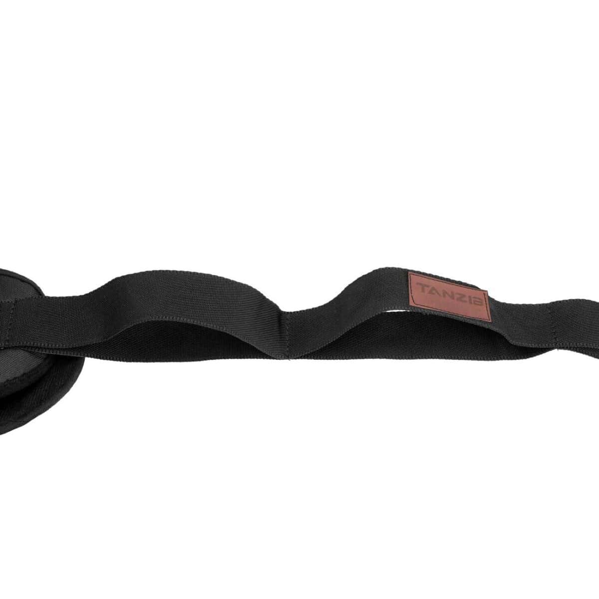 بند میانی کمربند یوگا مدل کششی پا پس زمینه سفید